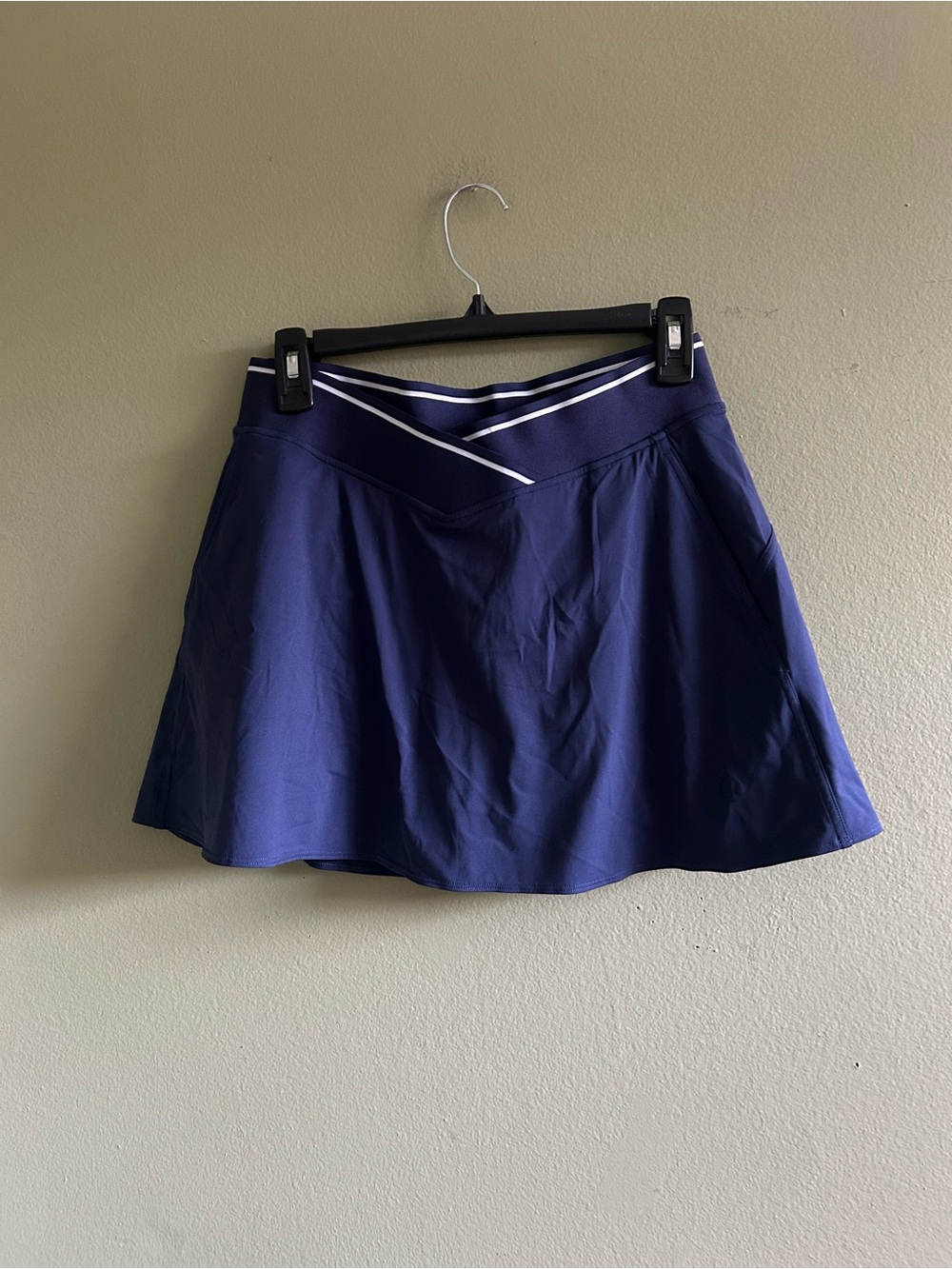 lululemon athletica Navy Golf Tennis Skort with White Stripe Waist Sz 8
